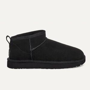UGG Classic Ultra Mini II Black Size‎ 7 New in Box